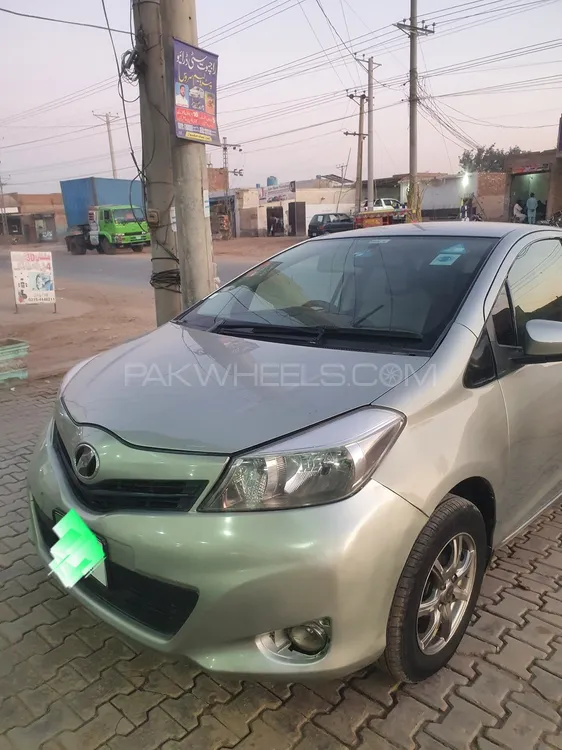 Toyota Vitz 2016 for Sale in Lahore Image-1