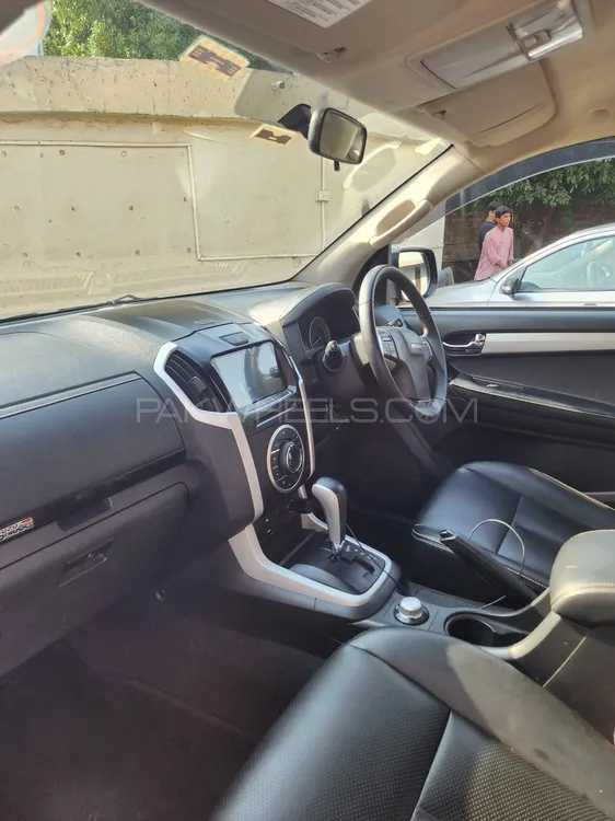 Isuzu D-Max 2022 for Sale in Lahore Image-1