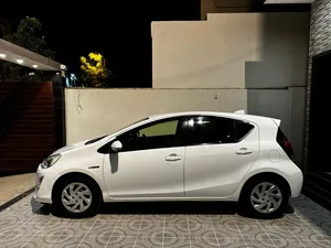Toyota Aqua S 2017 for Sale