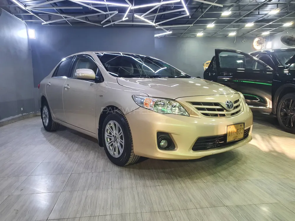 Toyota Corolla 2013 for Sale in Karachi Image-1