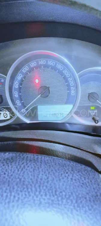 Toyota Corolla 2015 for Sale in Karachi Image-1