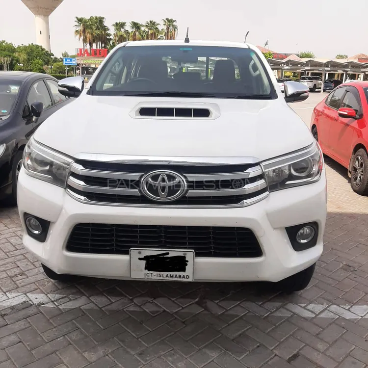 Toyota Hilux 2017 for Sale in Islamabad Image-1