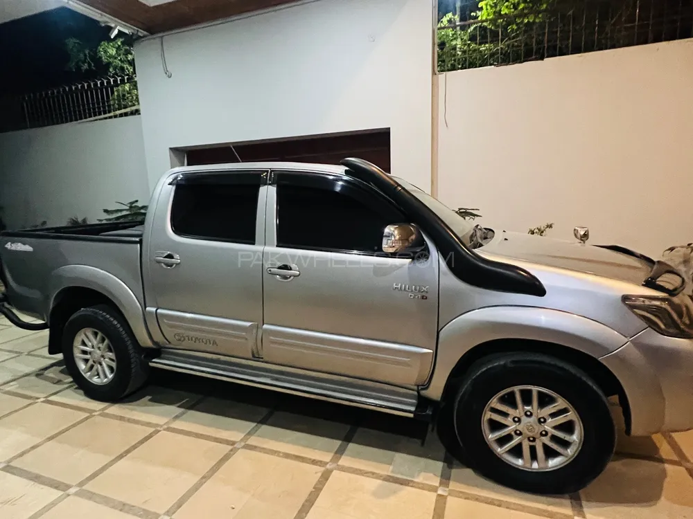 Toyota Hilux 2016 for Sale in Multan Image-1