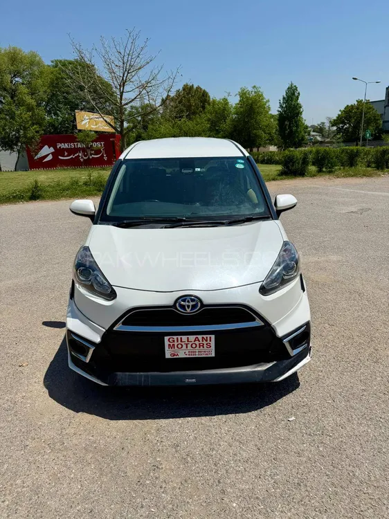 Toyota Sienta 2017 for Sale in Islamabad Image-1