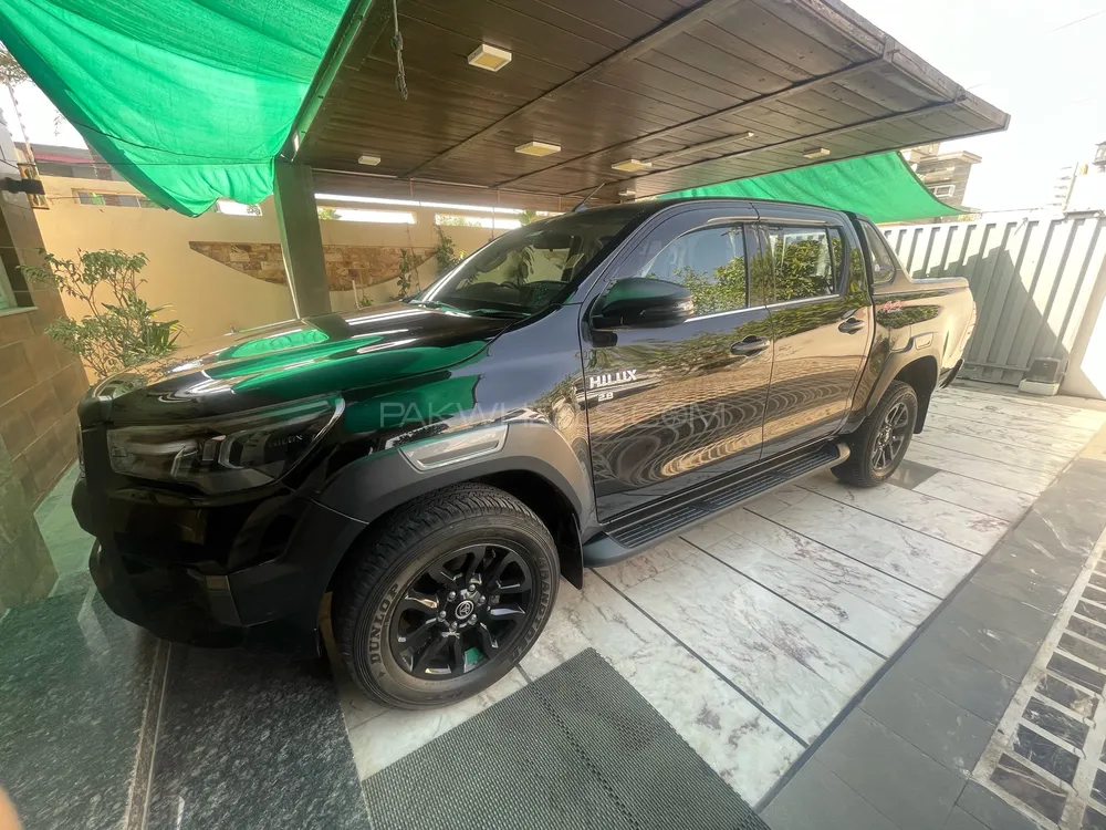 Toyota Hilux 2023 for Sale in Shorkot Cantt Image-1