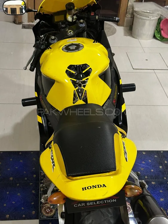 Honda CBR 1000RR 2005 for Sale Honda CBR 1000RR 2005 for Sale Image-4