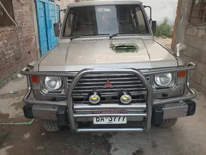 Mitsubishi Pajero Super Exceed 3.0 1989 for Sale