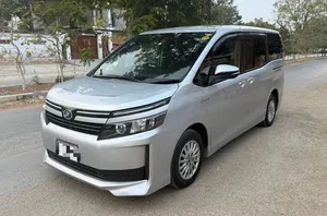 Toyota Voxy 2017 for Sale