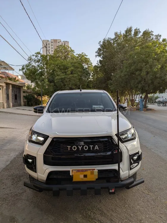 Toyota Hilux 2023 for Sale in Karachi Image-1