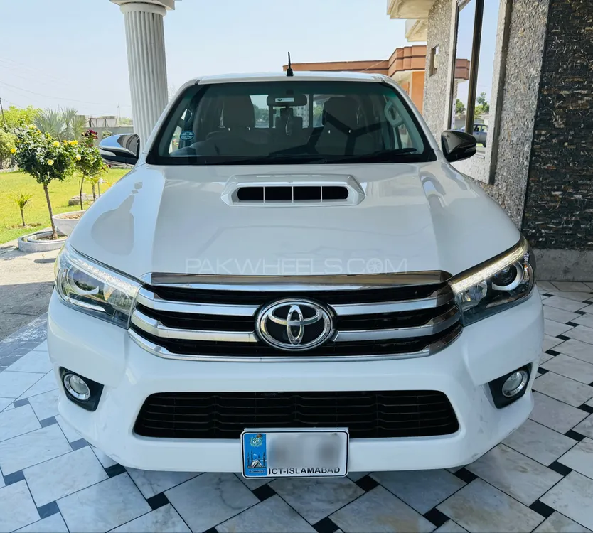 Toyota Hilux 2017 for Sale in Islamabad Image-1