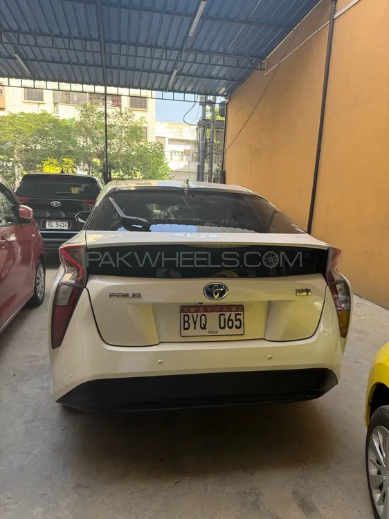 Toyota Prius 2018 for Sale in Karachi Image-1