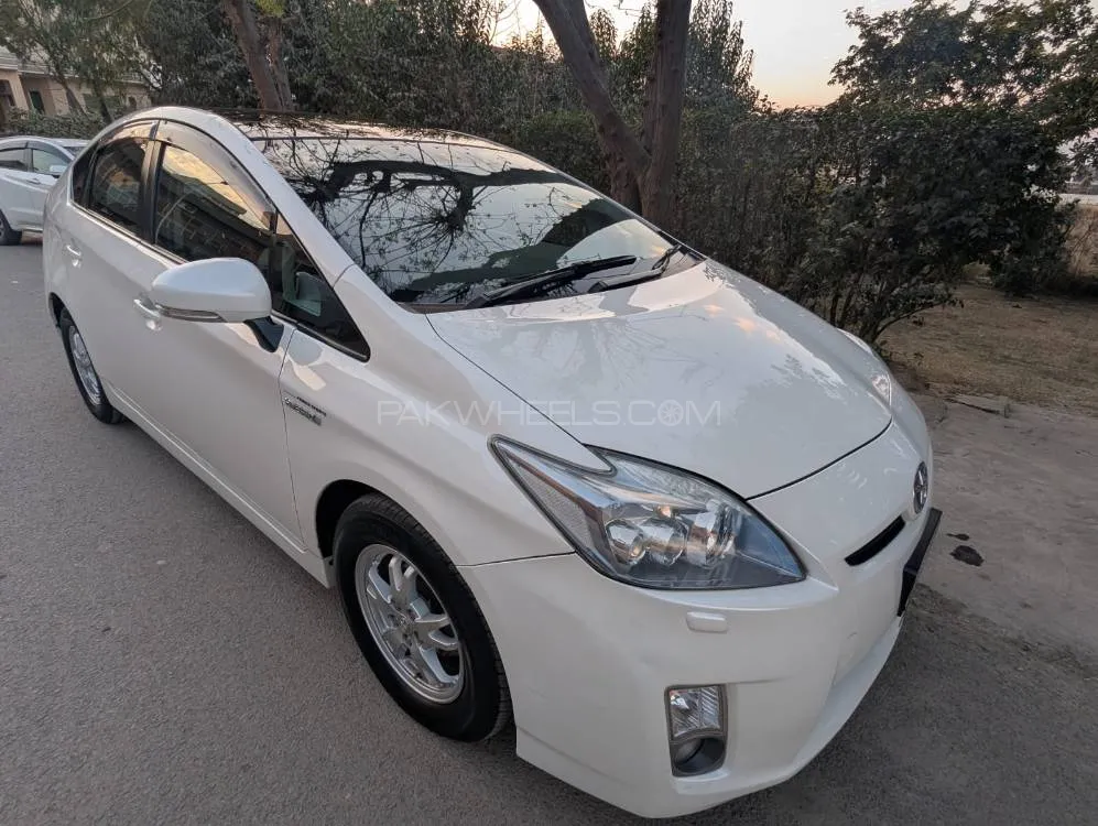Toyota Prius 2010 for Sale in Islamabad Image-1