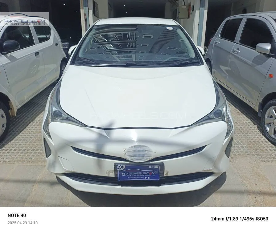 Toyota Prius 2018 for Sale in Karachi Image-1