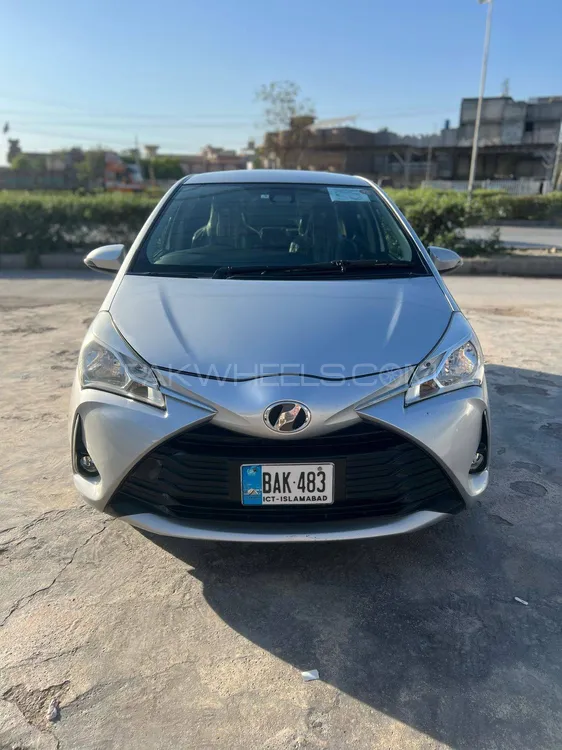 Toyota Vitz 2017 for Sale in Peshawar Image-1