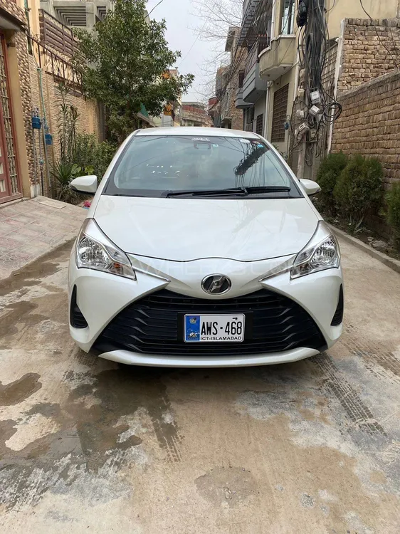 Toyota Vitz 2017 for Sale in Peshawar Image-1