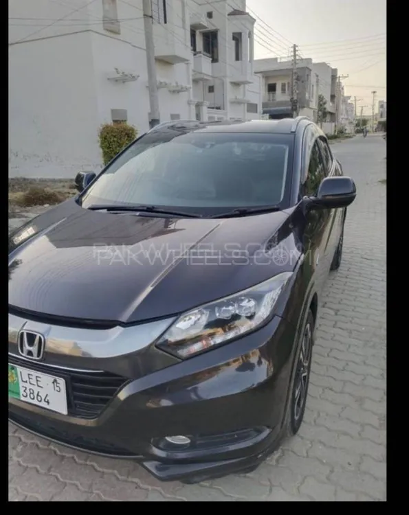 Honda Vezel 2015 for Sale in Sahiwal Image-1