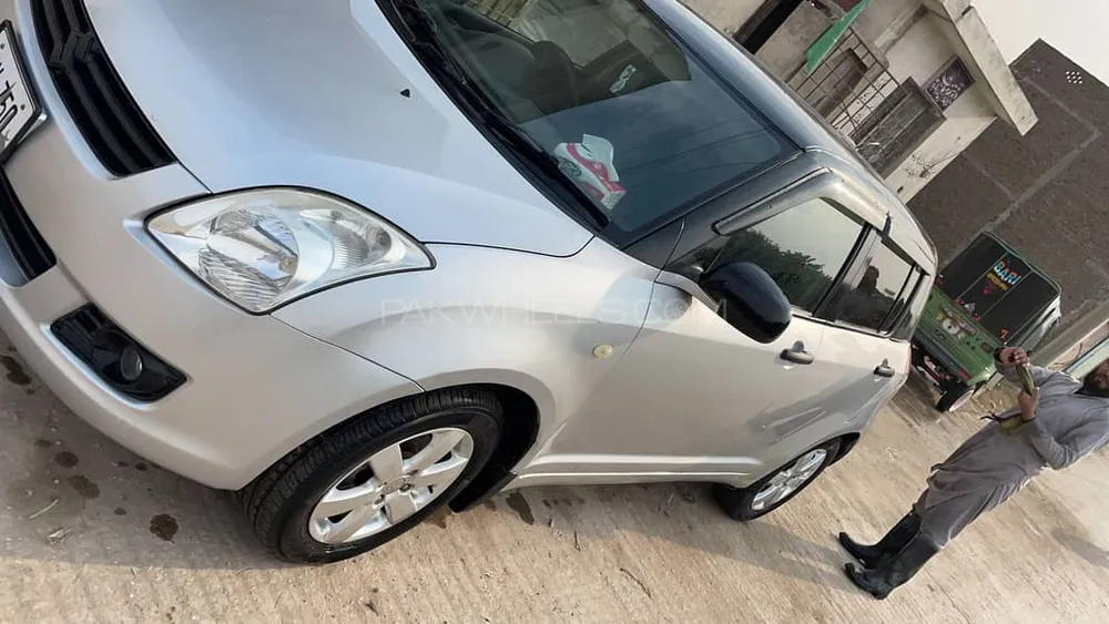 Suzuki Swift 2011 for Sale in Islamabad Image-1