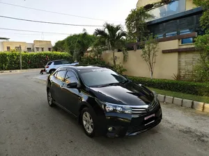 Toyota Corolla Altis Grande CVT-i 1.8 2015 for Sale