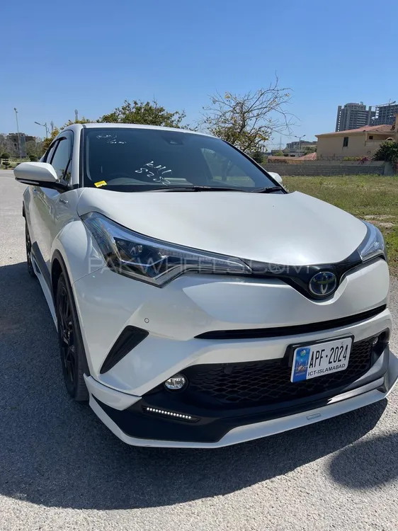 Toyota C-HR 2019 for Sale in Islamabad Image-1