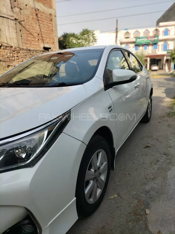 Toyota Corolla 2015 for Sale in Lahore Image-1