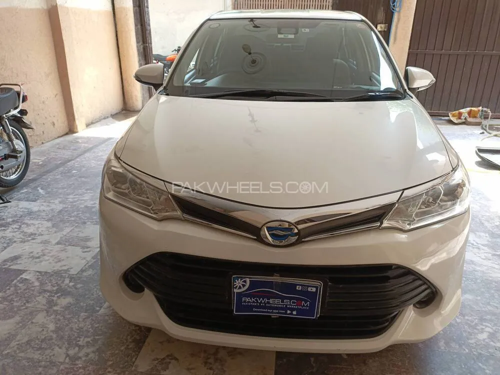Toyota Corolla Axio 2015 for Sale in Islamabad Image-1