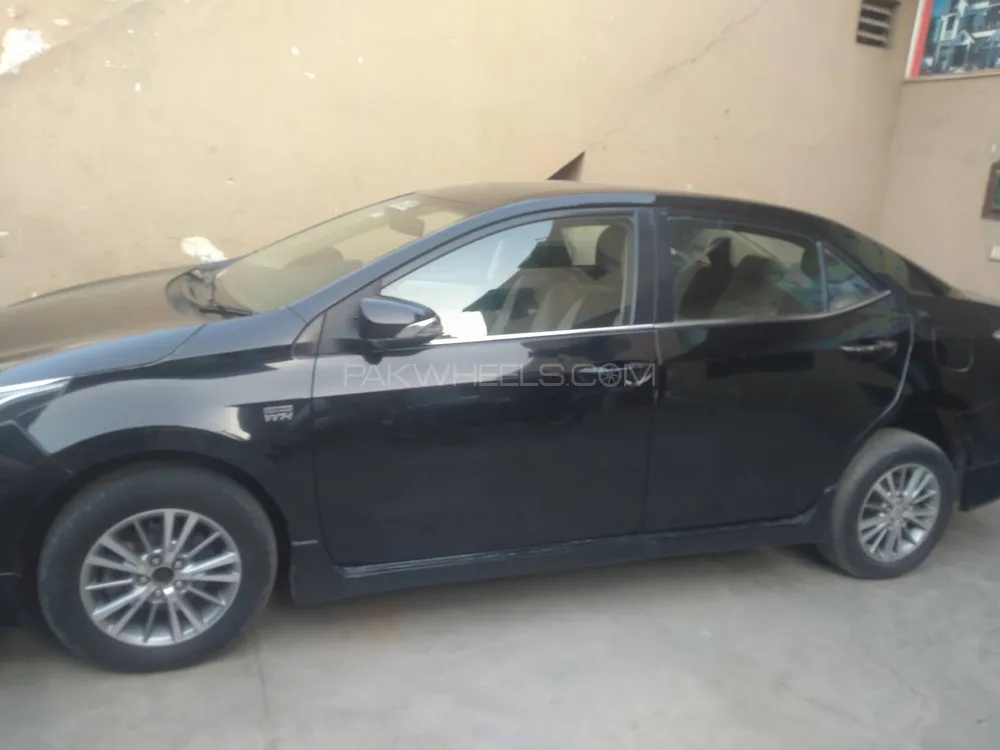 Toyota Corolla 2018 for Sale in Lahore Image-1