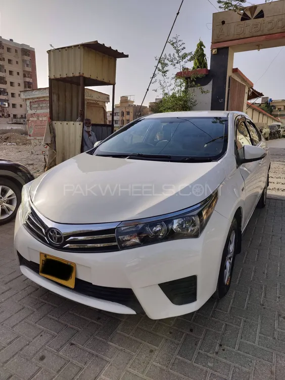 Toyota Corolla 2015 for Sale in Karachi Image-1