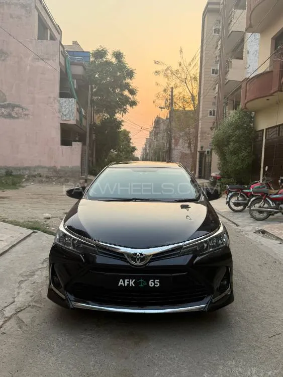 Toyota Corolla 2017 for Sale in Lahore Image-1