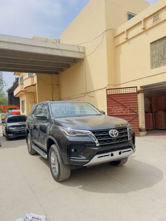 Toyota Fortuner 2025 for Sale in Gujranwala Image-1