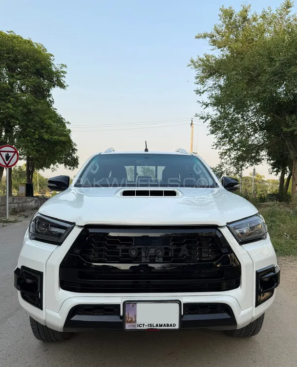 Toyota Hilux 2018 for Sale in Islamabad Image-1