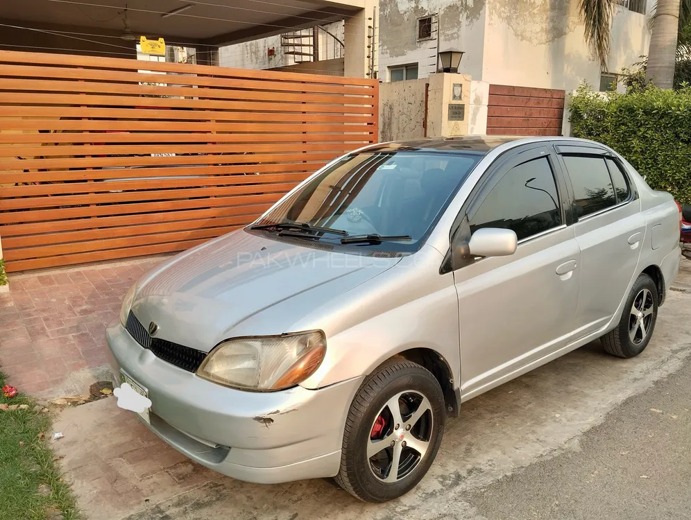 Toyota Platz 2002 for Sale in Lahore Image-1