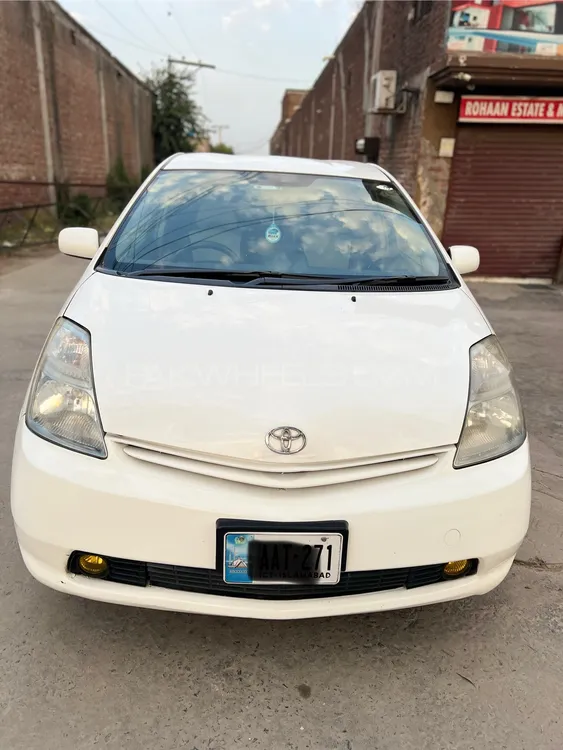 Toyota Prius 2011 for Sale in Gujranwala Image-1