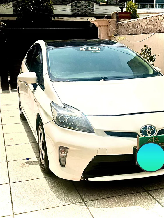 Toyota Prius 2013 for Sale in Lahore Image-1