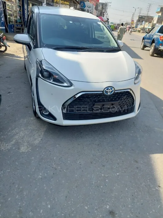 Toyota Sienta 2019 for Sale in Islamabad Image-1