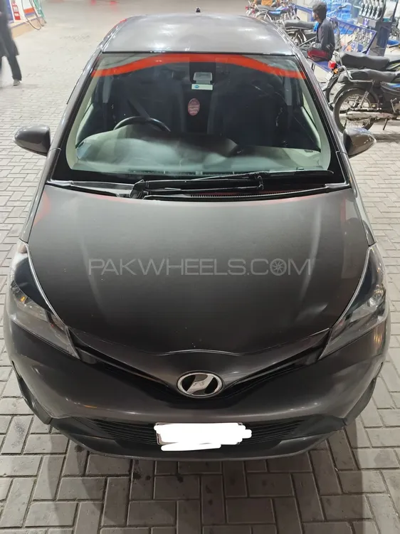 Toyota Vitz 2016 for Sale in Sialkot Image-1