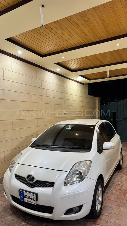 Toyota Vitz 2009 for Sale in Peshawar Image-1