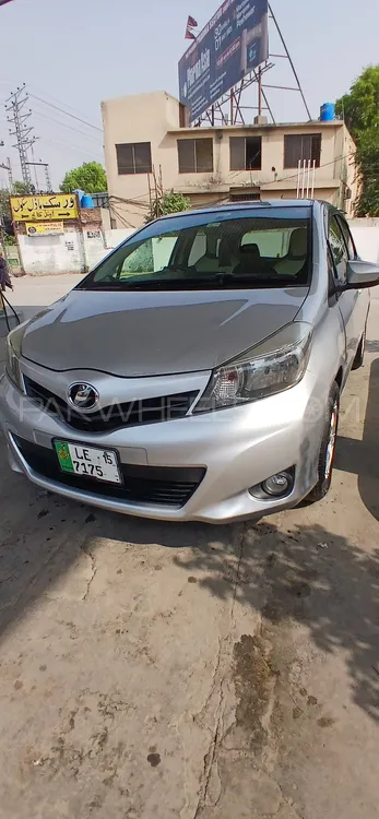 Toyota Vitz 2011 for Sale in Peshawar Image-1