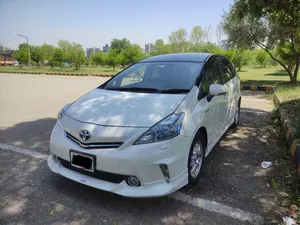 Toyota Prius Alpha G Touring 2012 for Sale