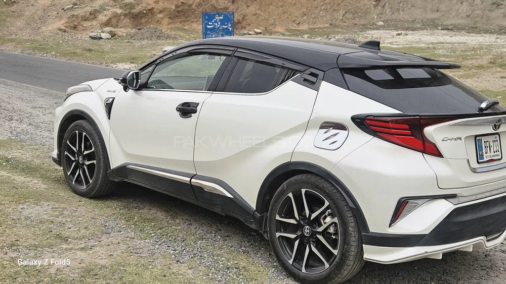 Toyota C-HR 2019 for Sale in Islamabad Image-1