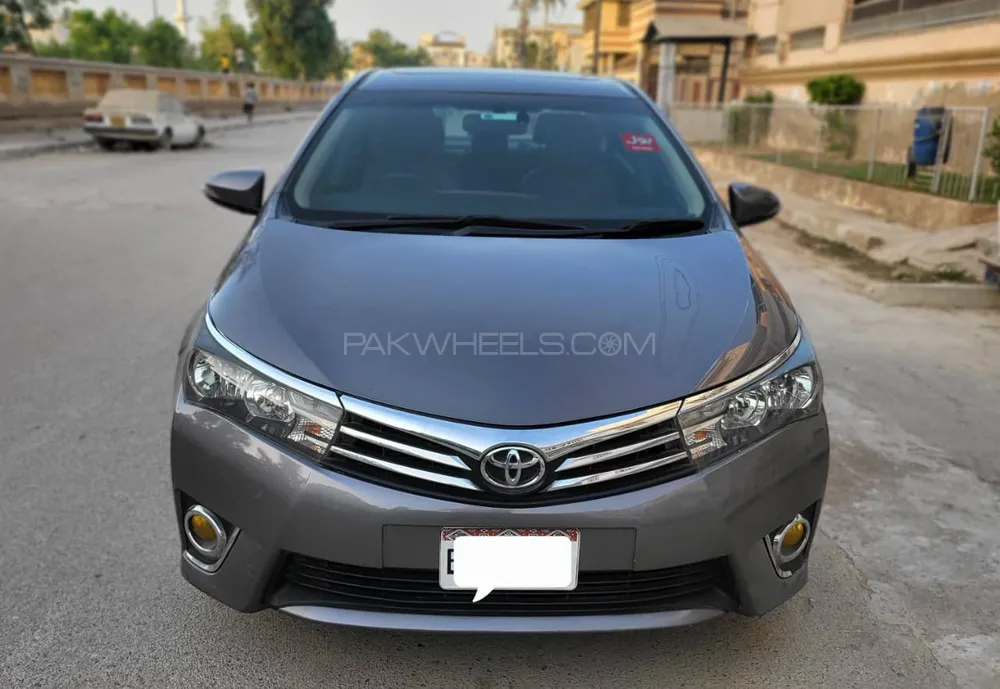 Toyota Corolla 2015 for Sale in Karachi Image-1