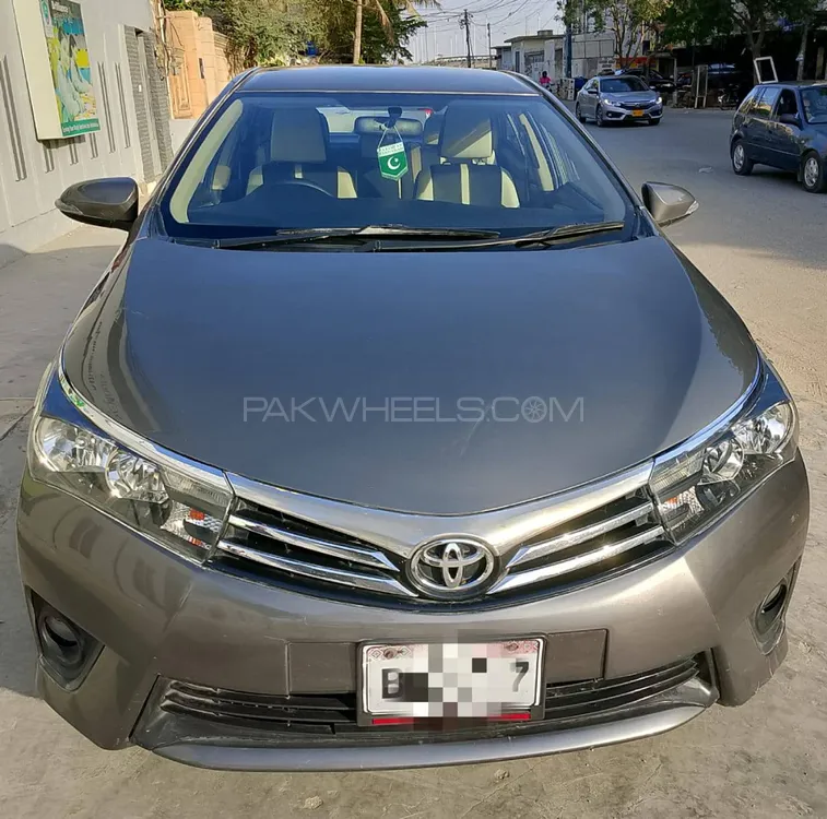 Toyota Corolla 2015 for Sale in Karachi Image-1