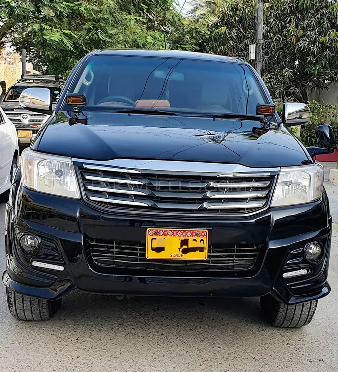 Toyota Hilux 2013 for Sale in Karachi Image-1