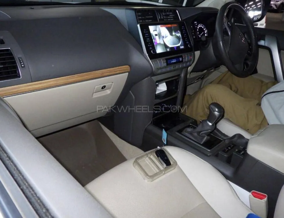 Toyota Prado 2021 for Sale in Lahore Image-1