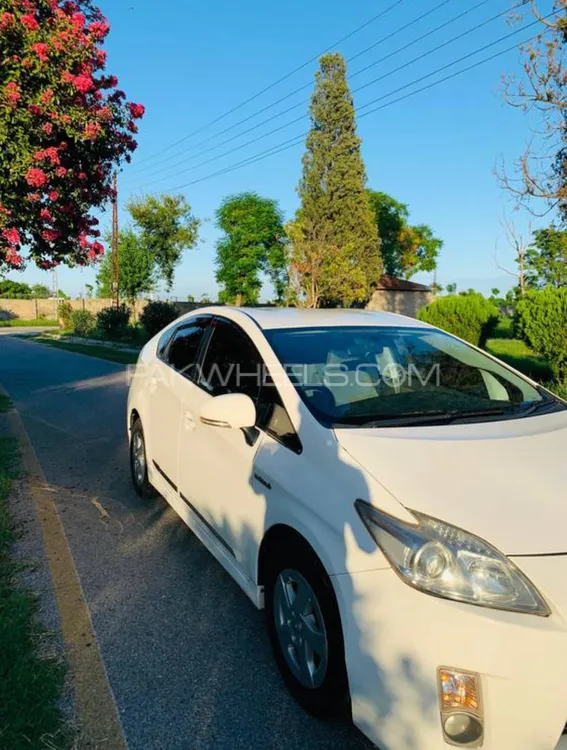 Toyota Prius 2010 for Sale in Islamabad Image-1