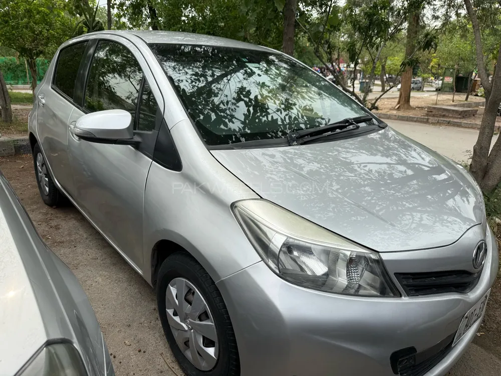 Toyota Vitz 2013 for Sale in Islamabad Image-1