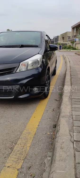 Toyota Vitz 2012 for Sale in Islamabad Image-1
