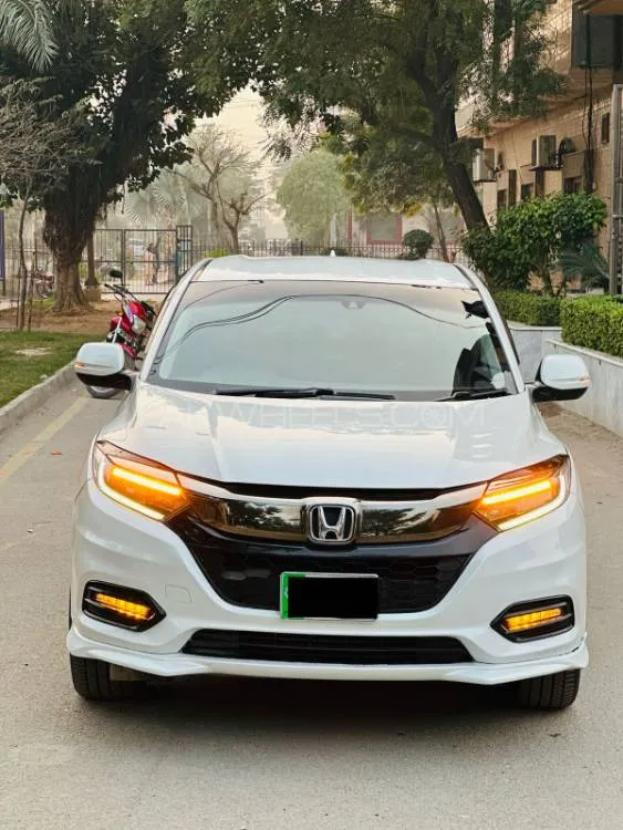 Honda Vezel 2015 for Sale in Lahore Image-1