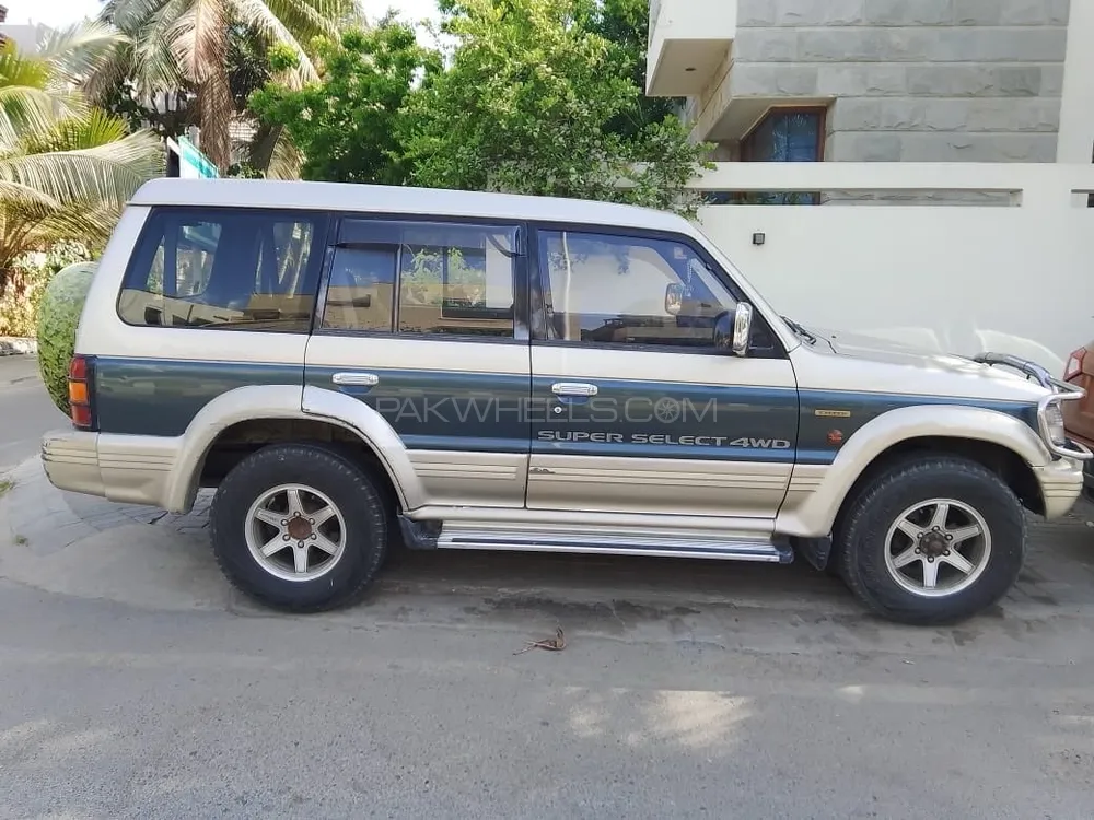 Mitsubishi Pajero 1992 for Sale in Karachi Image-1