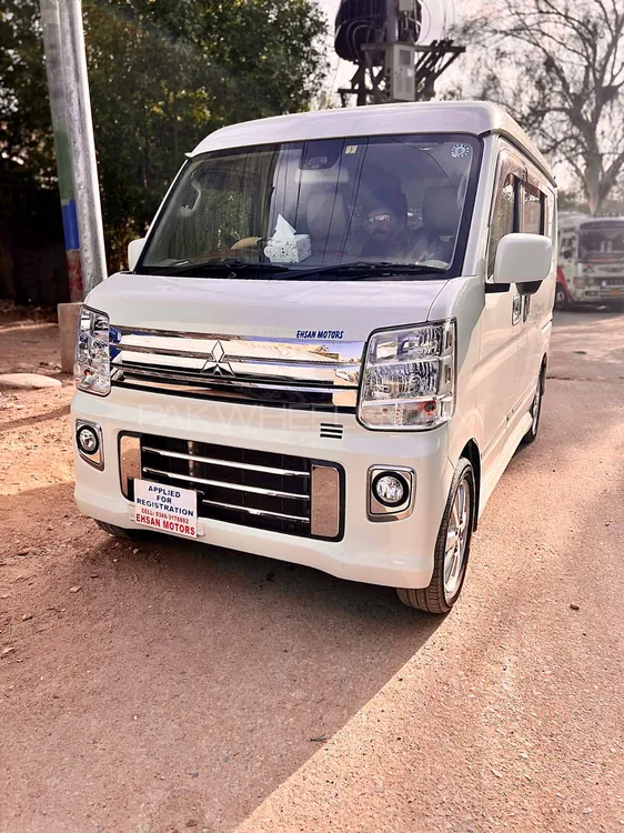 Mitsubishi Town Box 2018 for Sale in Karachi Image-1