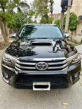 Toyota Hilux Revo V Automatic 3.0  2017 for Sale